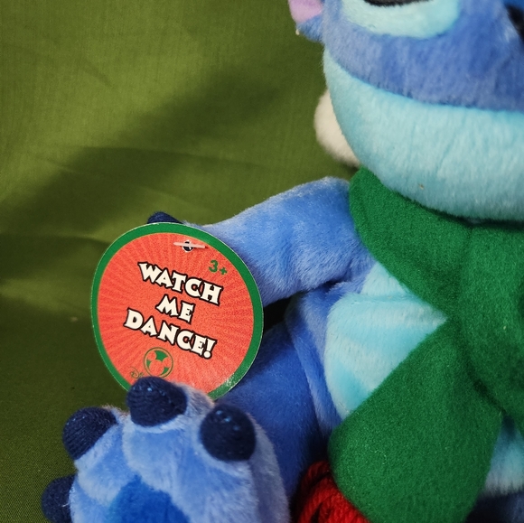 NWT Disney Store Lilo & Stitch Musical Dancing Animatronic Christmas 8" Plush - Picture 3 of 9
